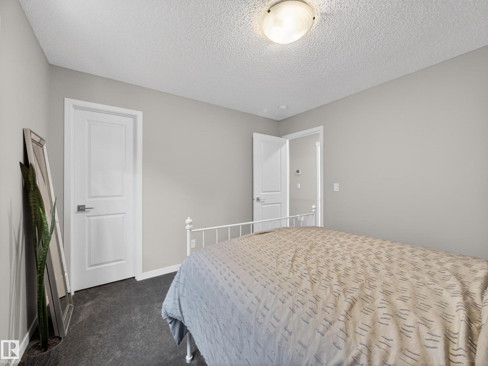 3210 CHERNOWSKI WY SW - 33