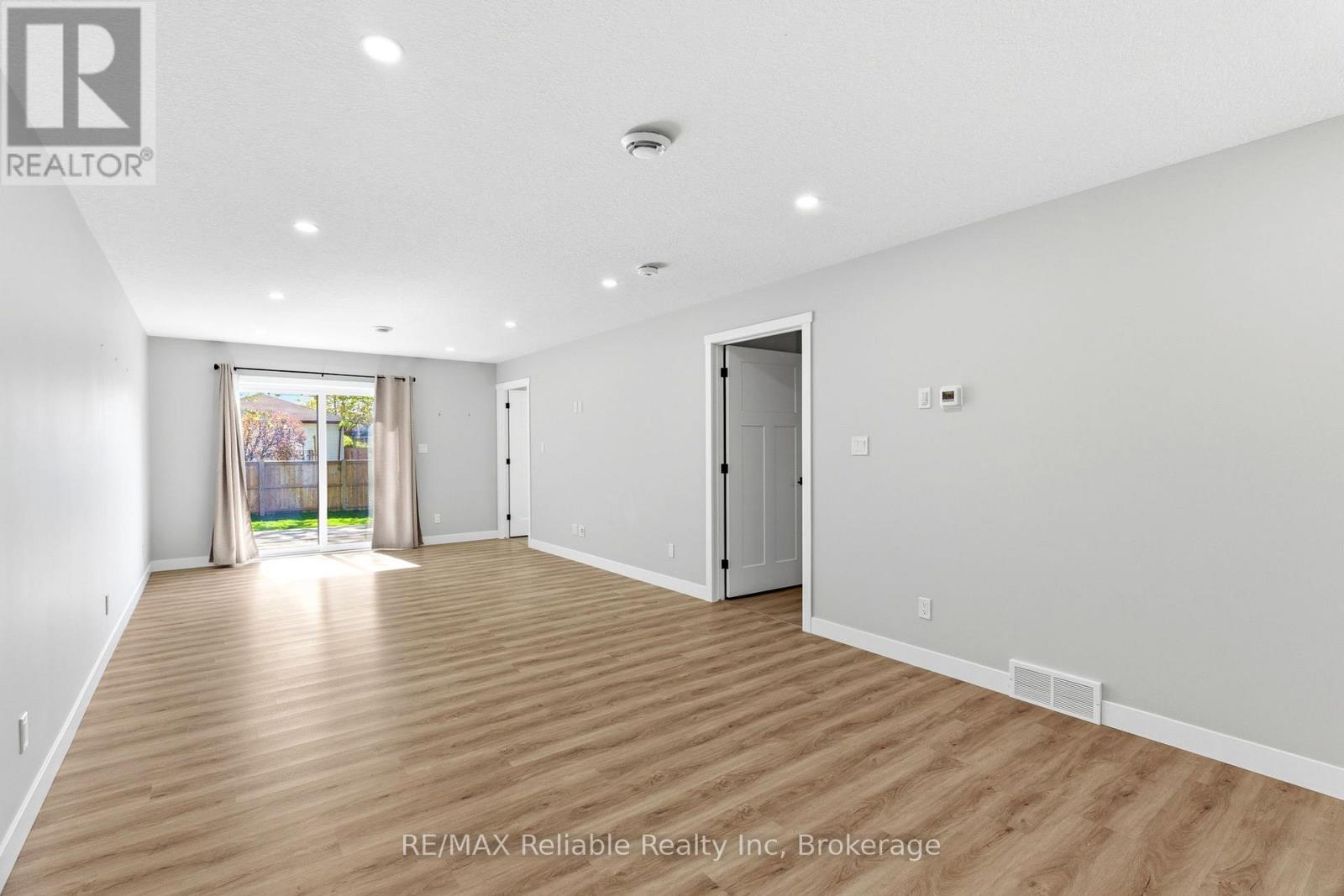 152 SILLS STREET - 21