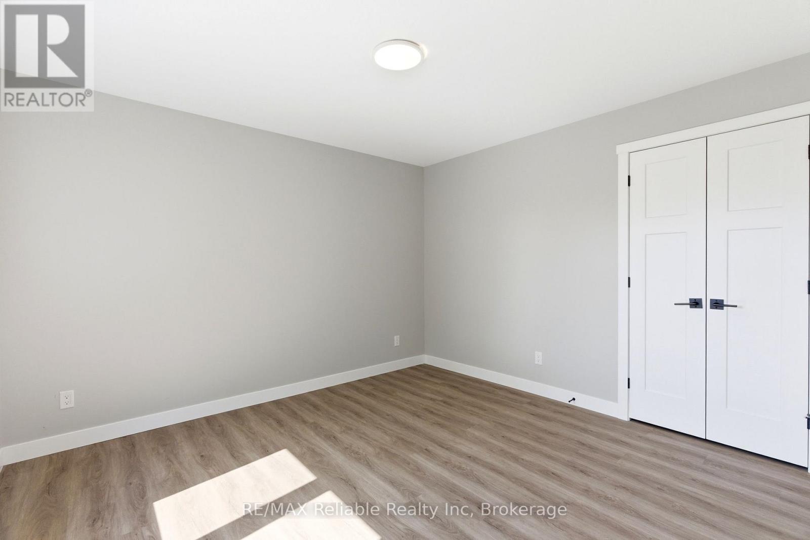 152 SILLS STREET - 25