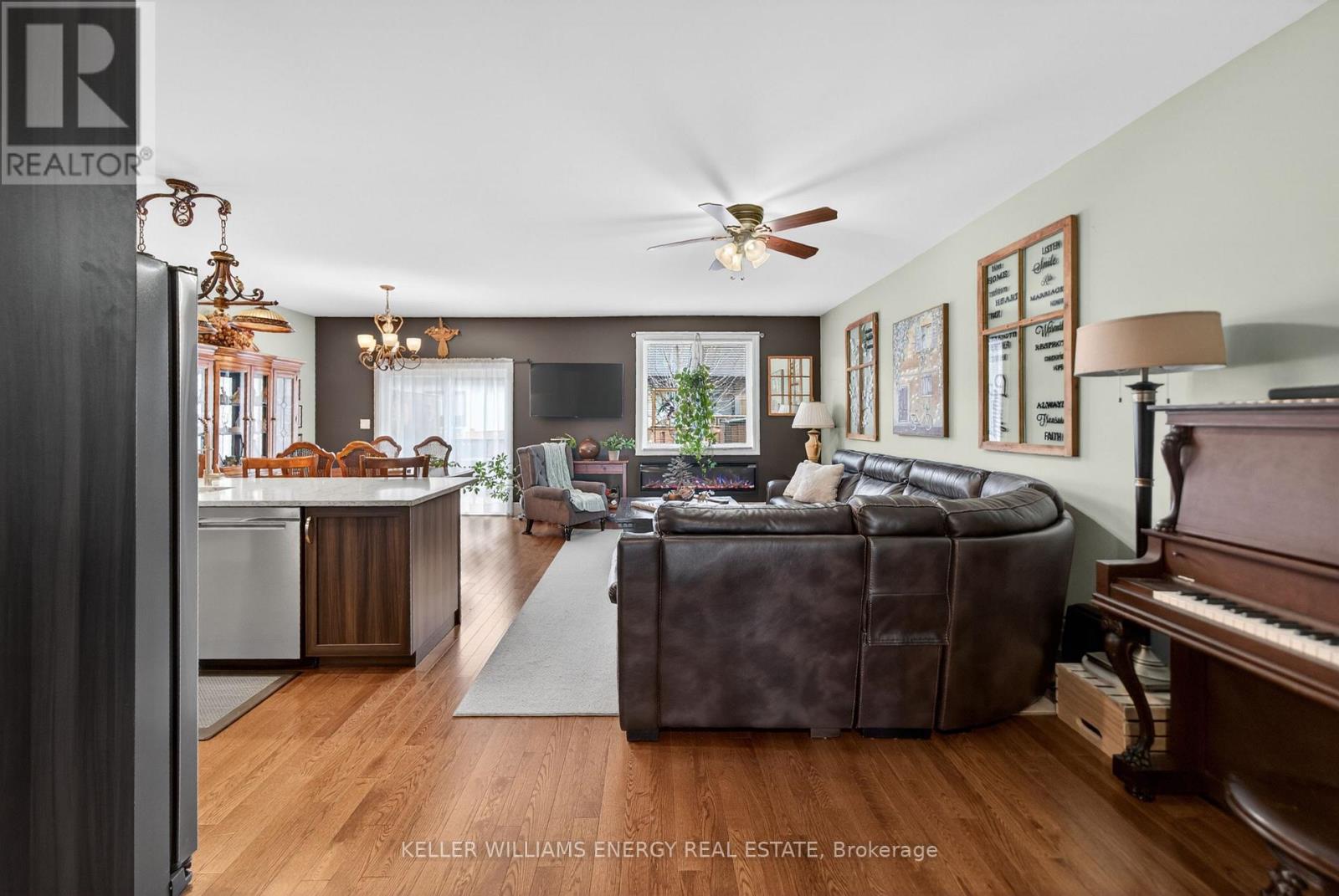32 CURTIS STREET - Image 16