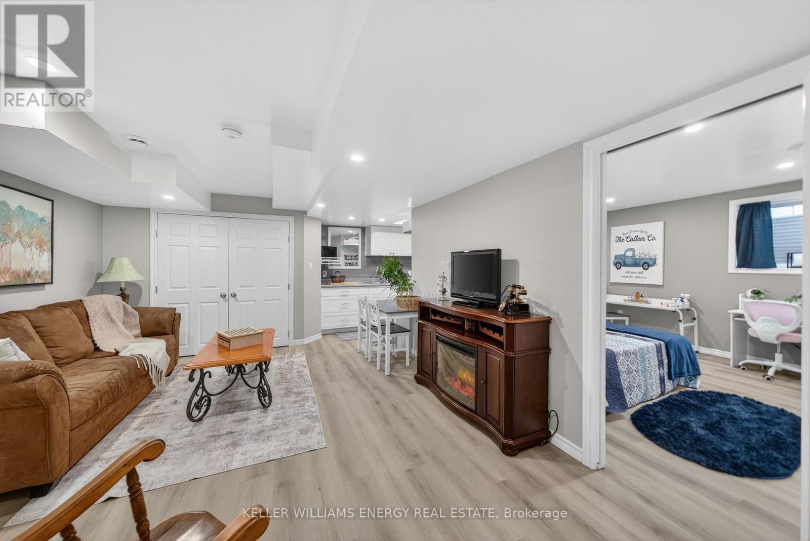 32 CURTIS STREET - Image 20