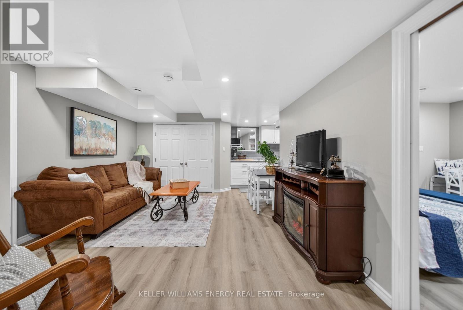 32 CURTIS STREET - Image 21