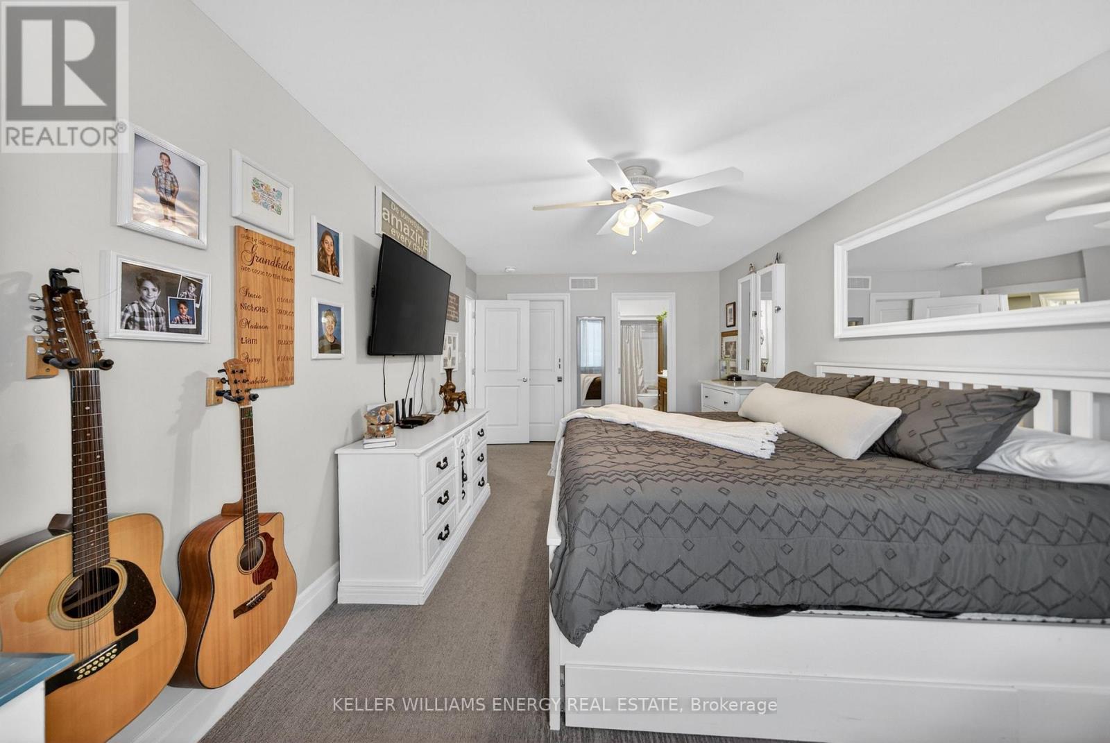 32 CURTIS STREET - Image 37