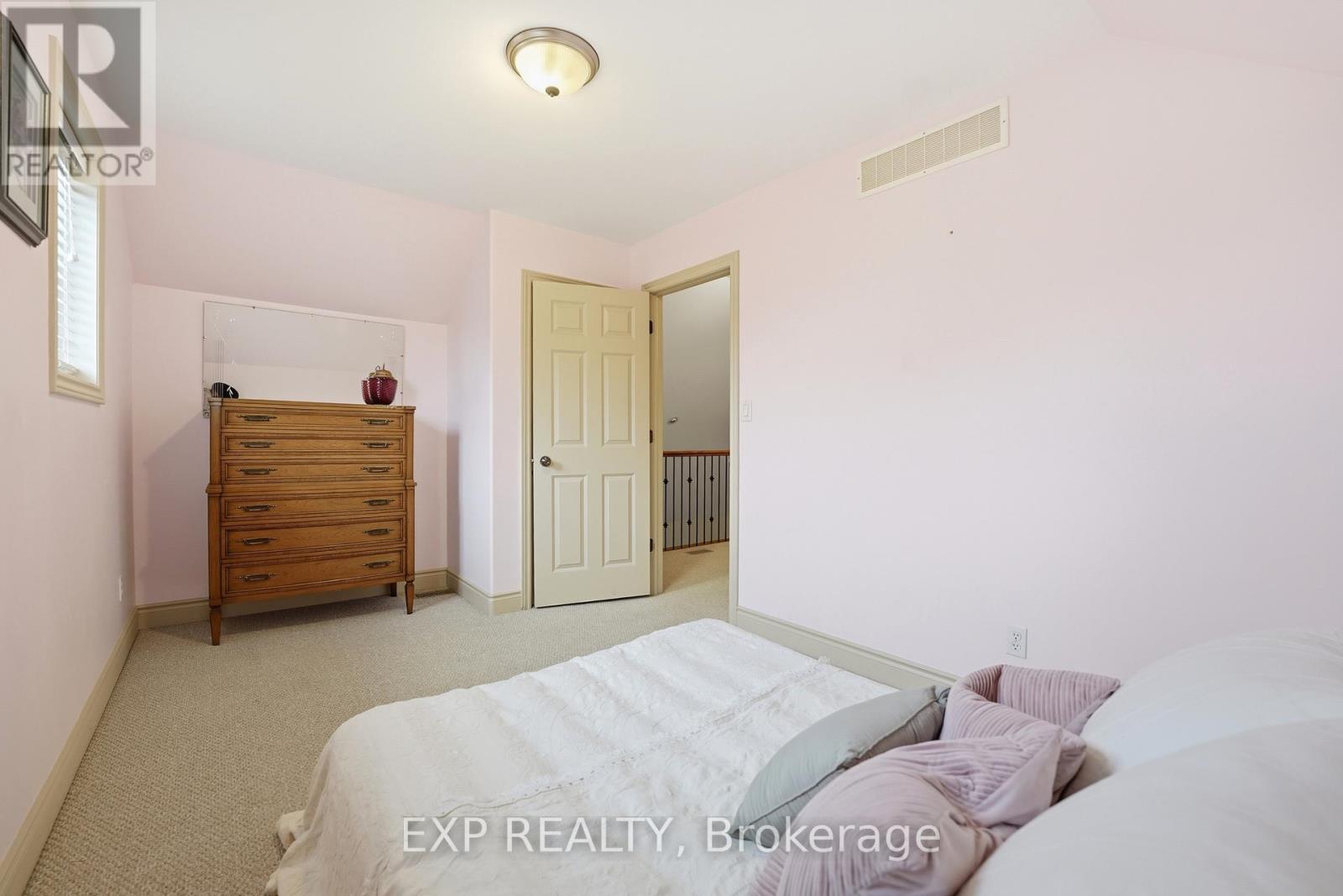 16 AMBER PLACE - 26