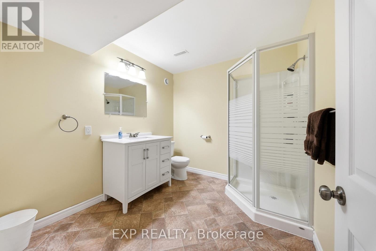 16 AMBER PLACE - 34