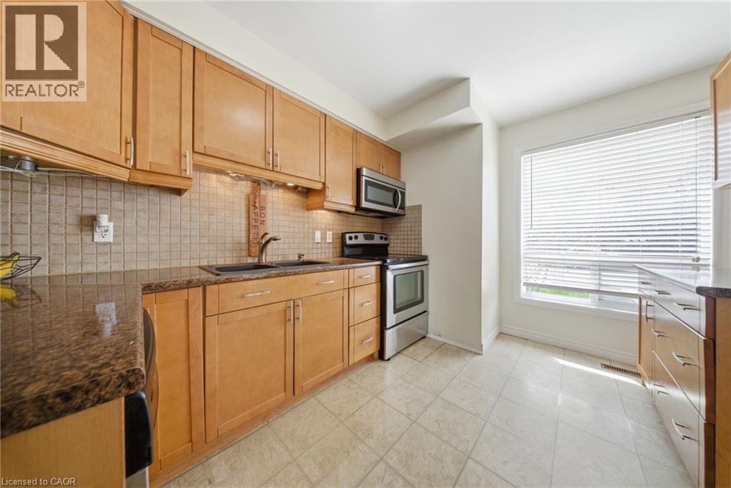 #41 32 MOWAT Boulevard - 5