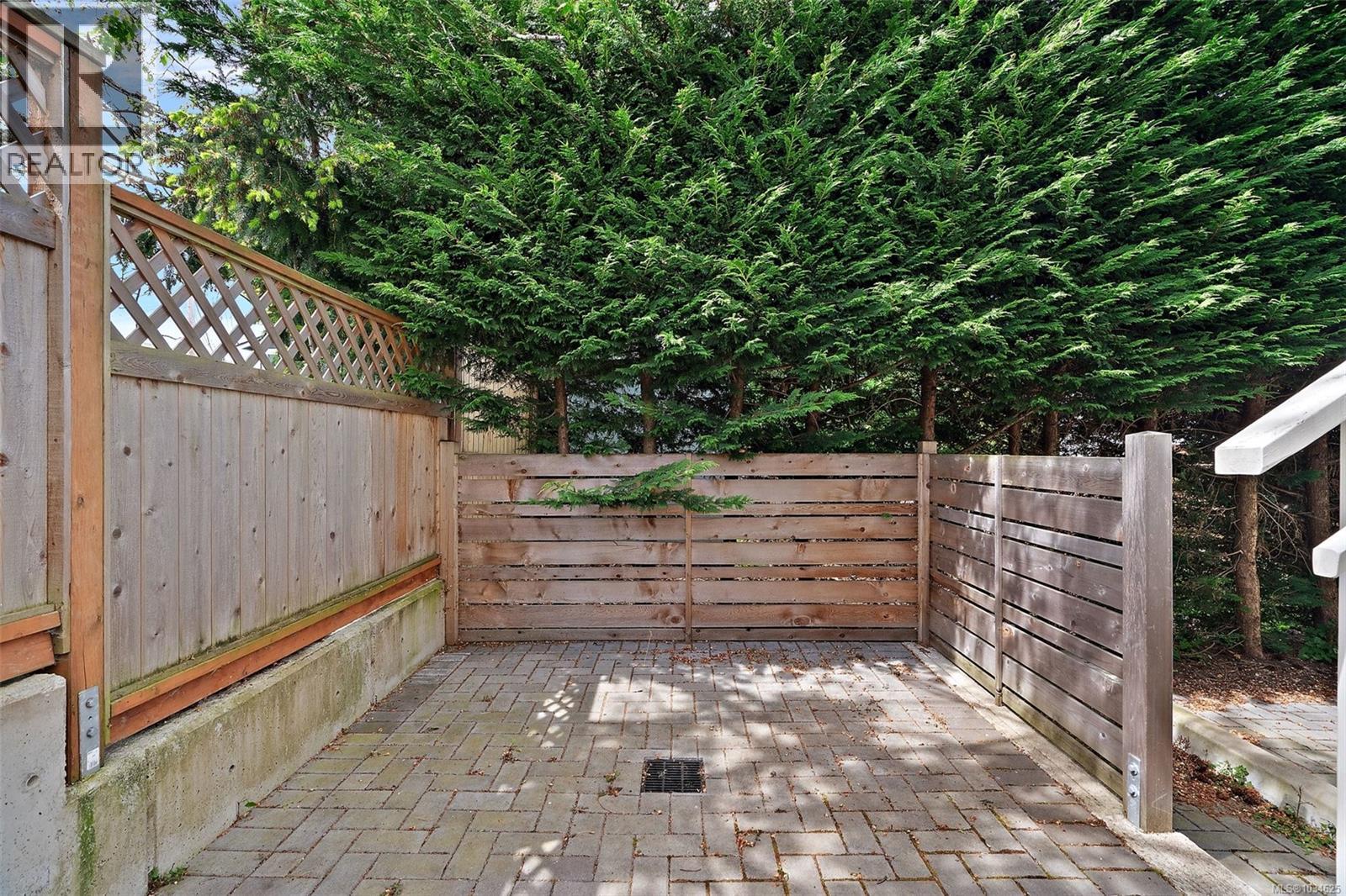2214 Cook St - 24