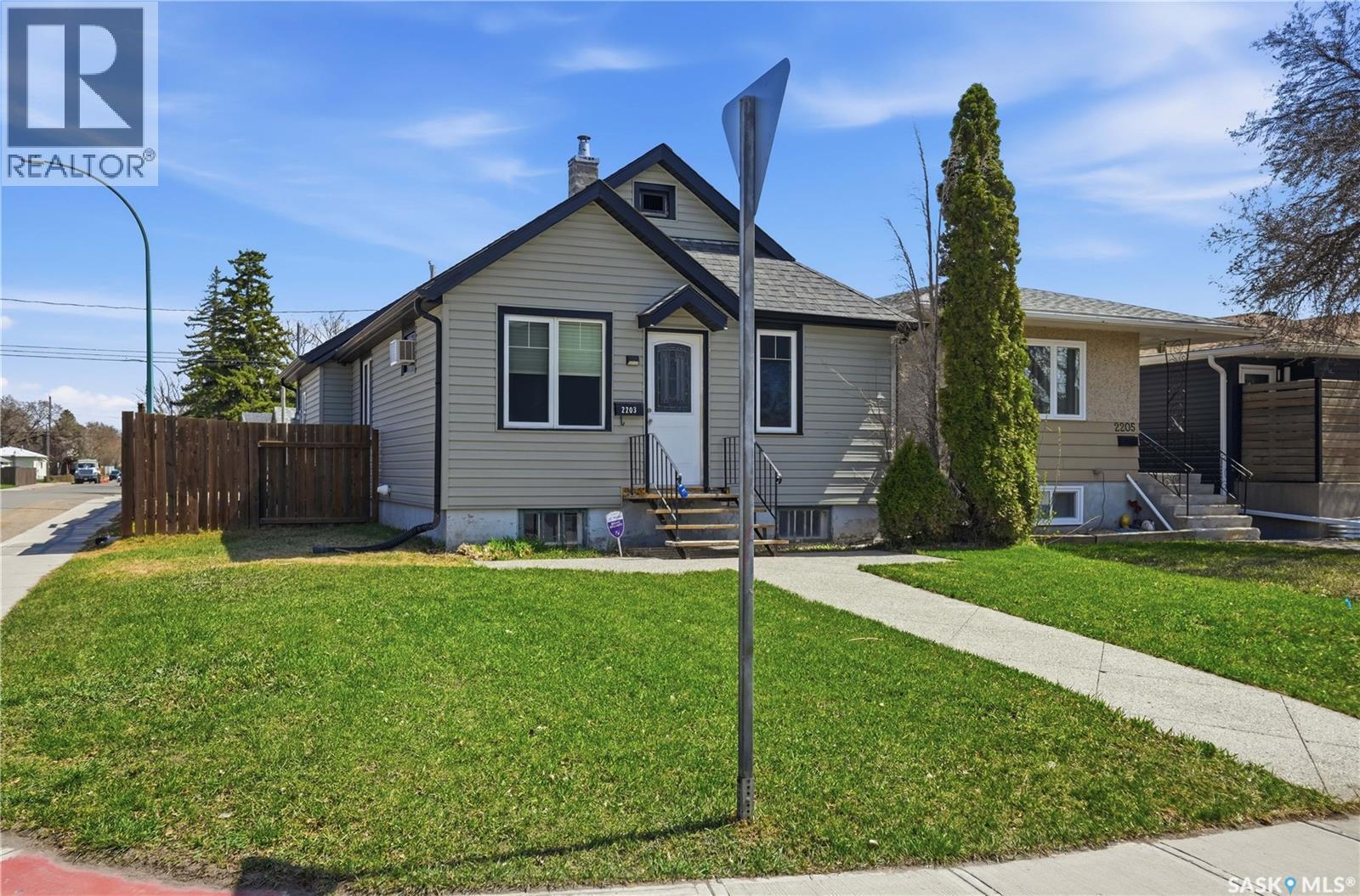 2203 LINDSAY STREET - 2