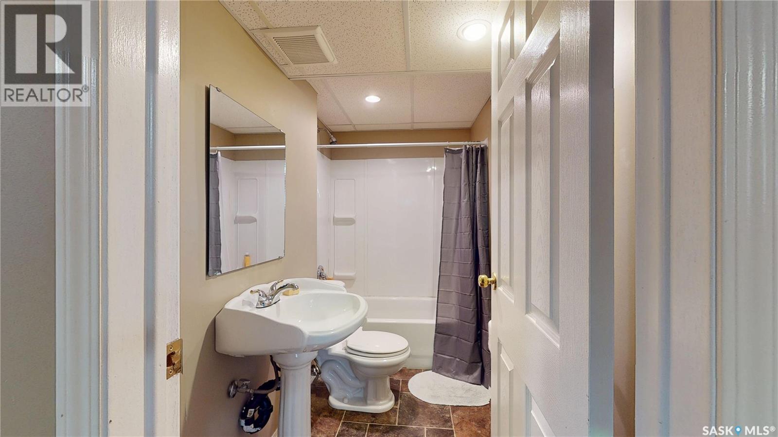1126 BRETT BAY - 31