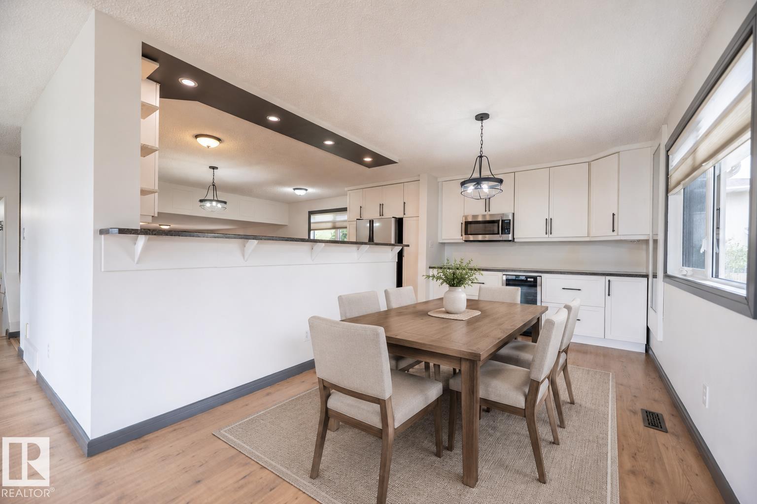8111 187 ST NW - 9