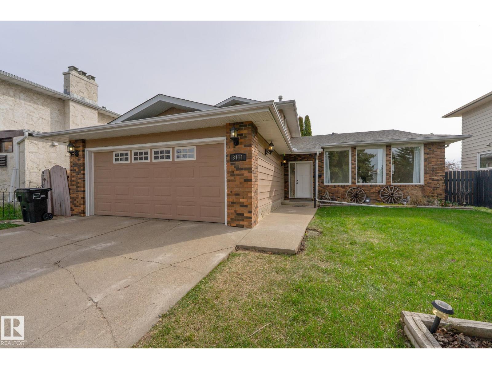 8111 187 ST NW - 2