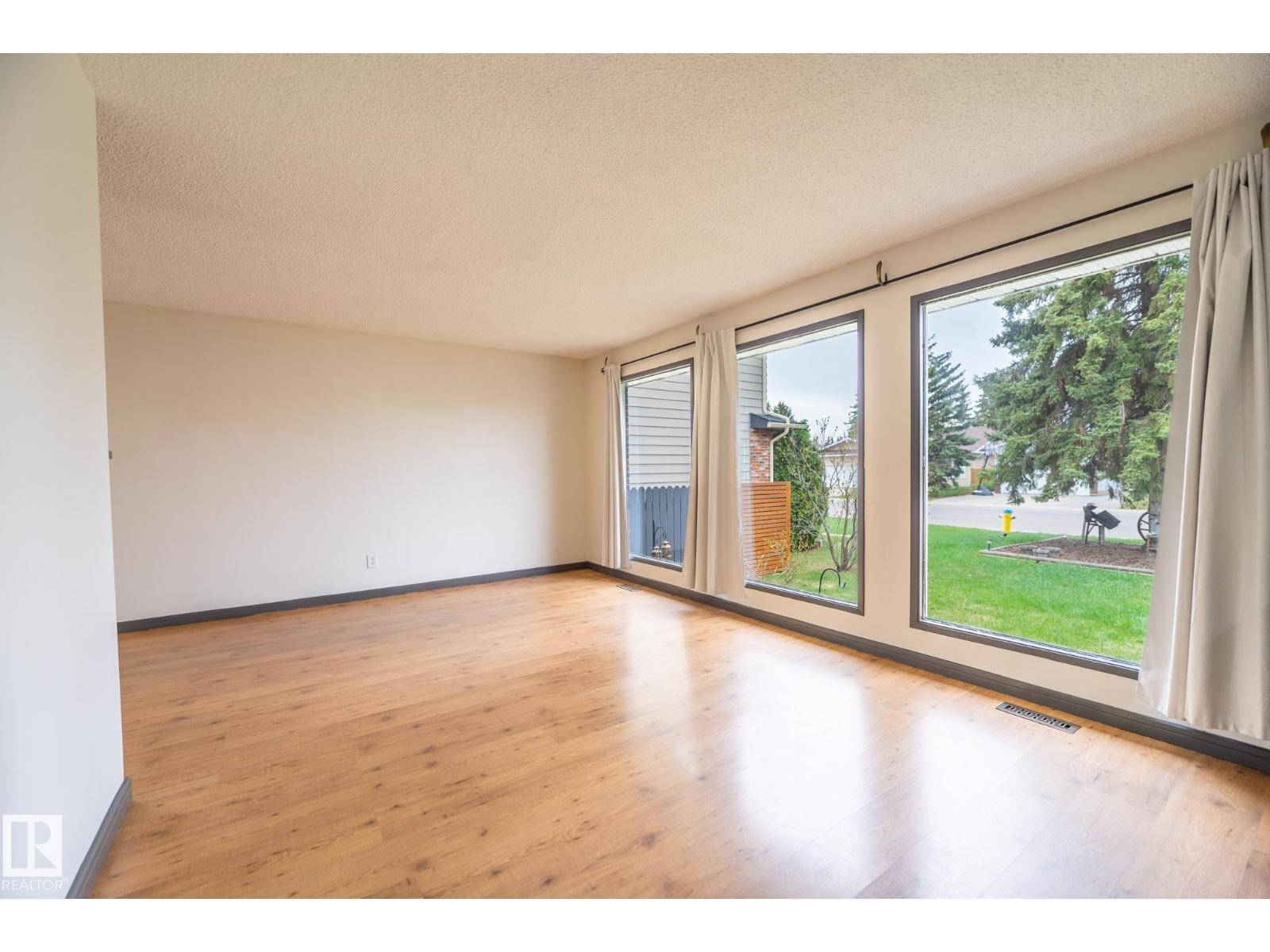 8111 187 ST NW, Edmonton