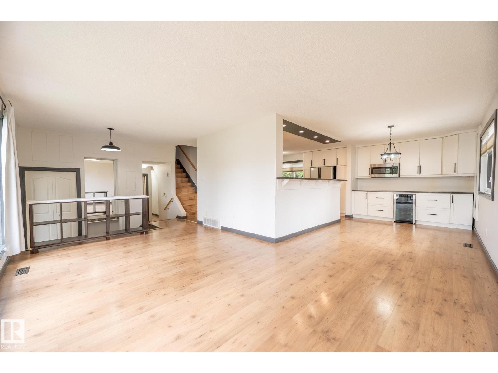 8111 187 ST NW, Edmonton
