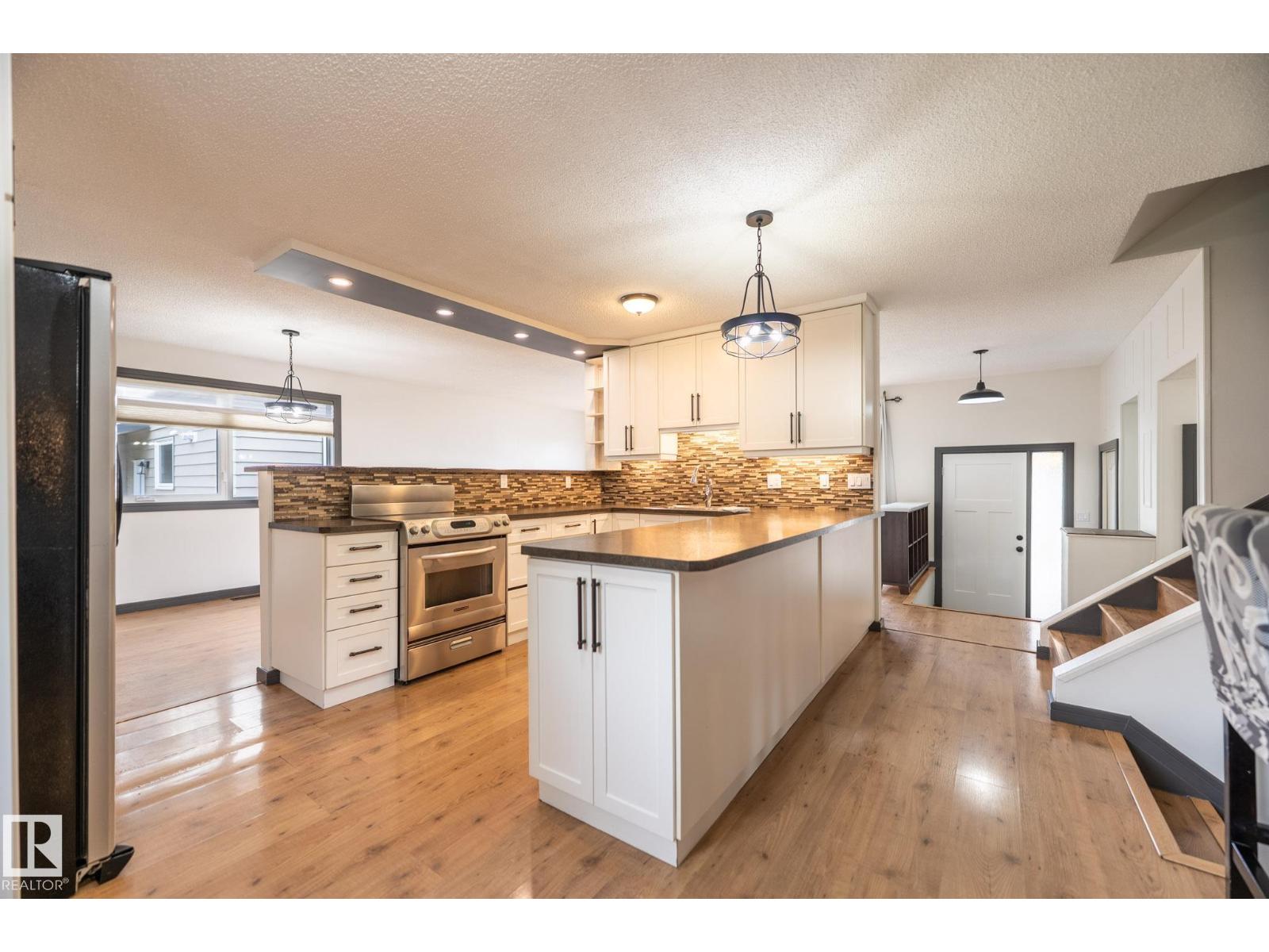 8111 187 ST NW, Edmonton
