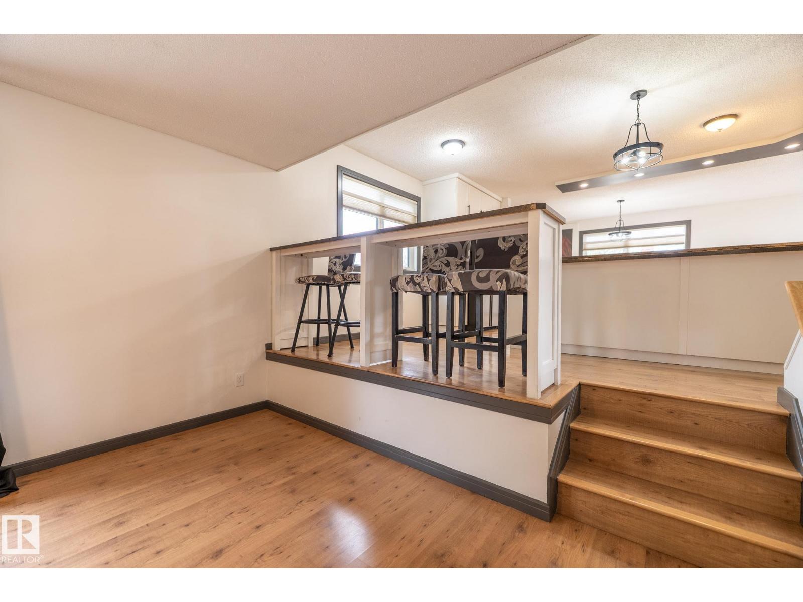 8111 187 ST NW, Edmonton