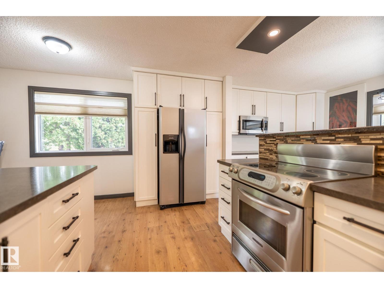 8111 187 ST NW, Edmonton