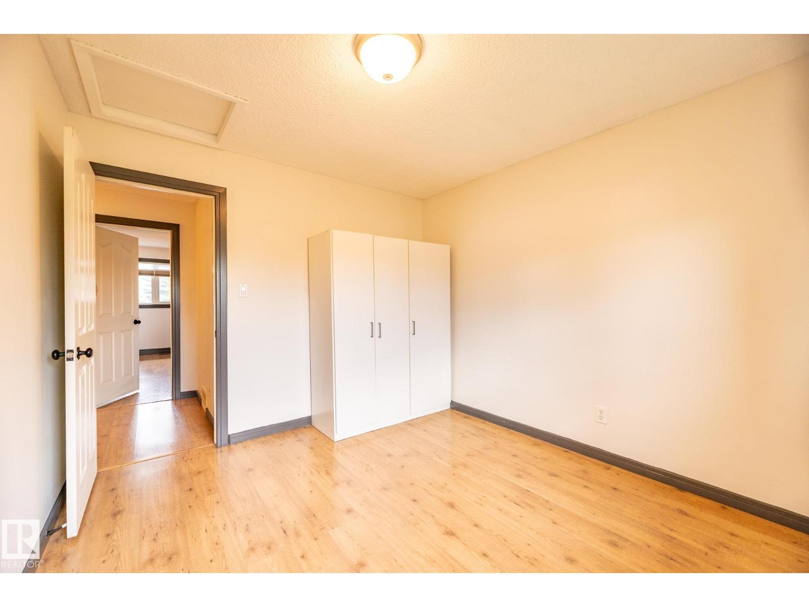 8111 187 ST NW, Edmonton