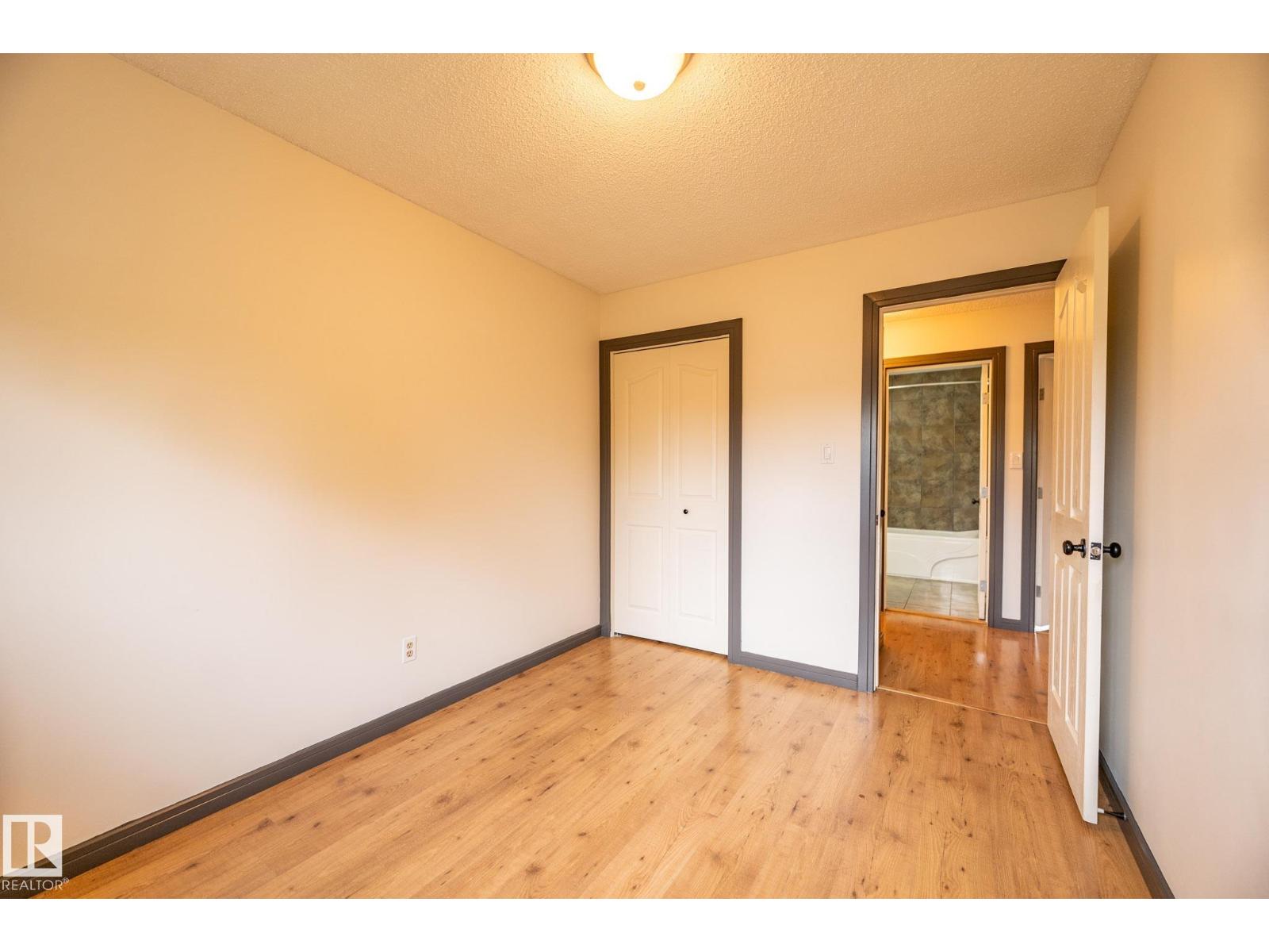 8111 187 ST NW, Edmonton