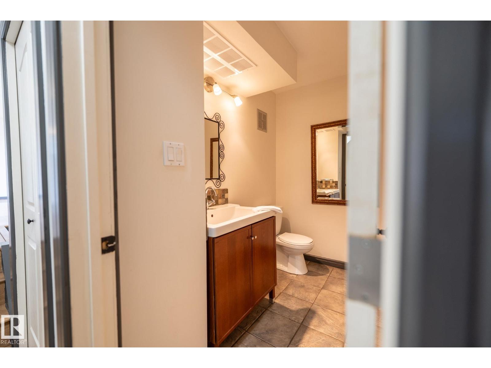 8111 187 ST NW, Edmonton
