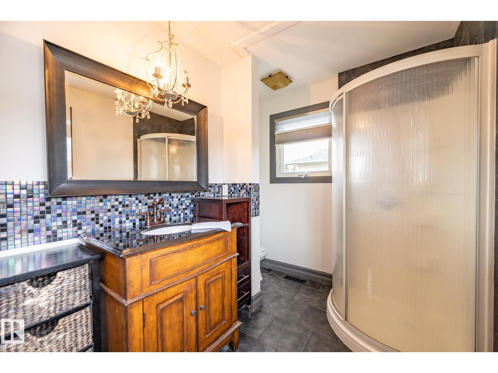 8111 187 ST NW - 35