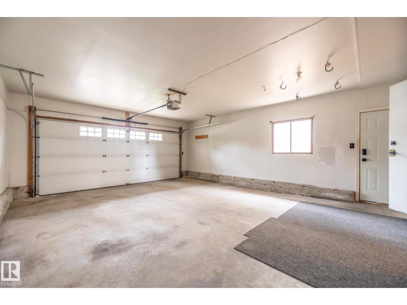 8111 187 ST NW, Edmonton