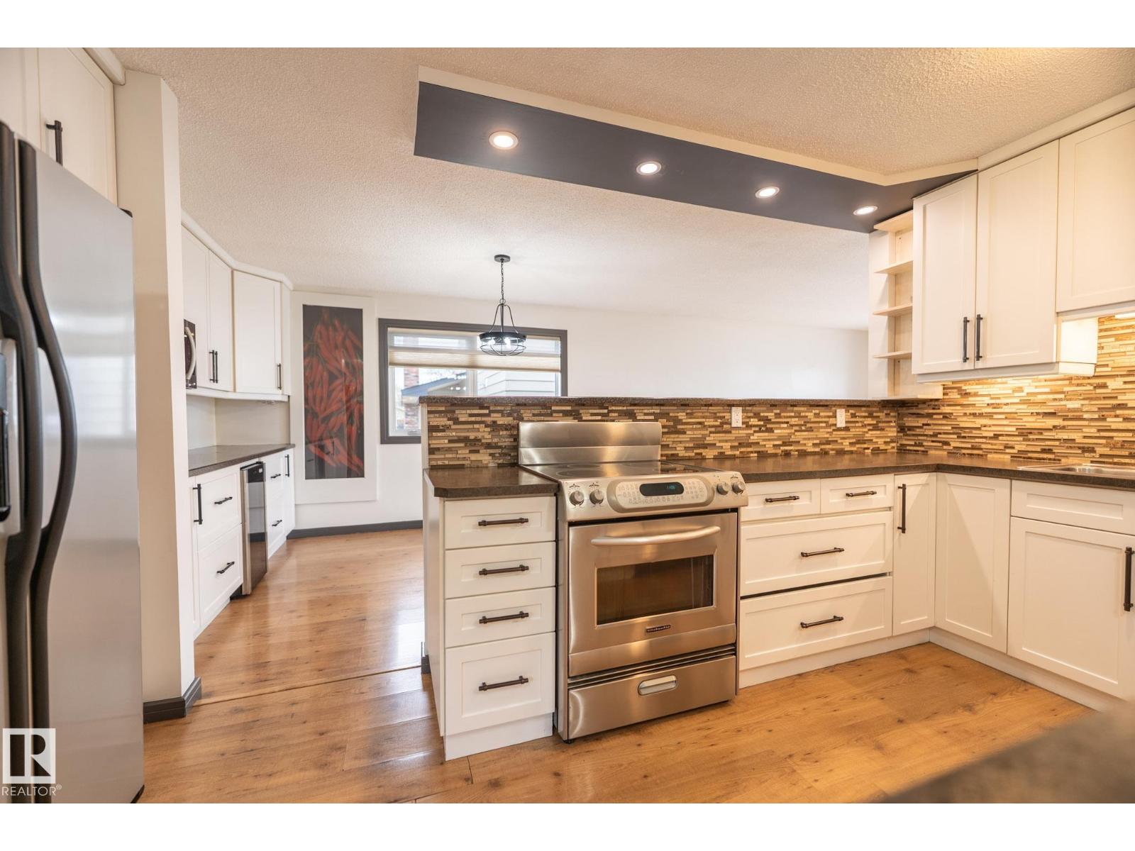 8111 187 ST NW, Edmonton