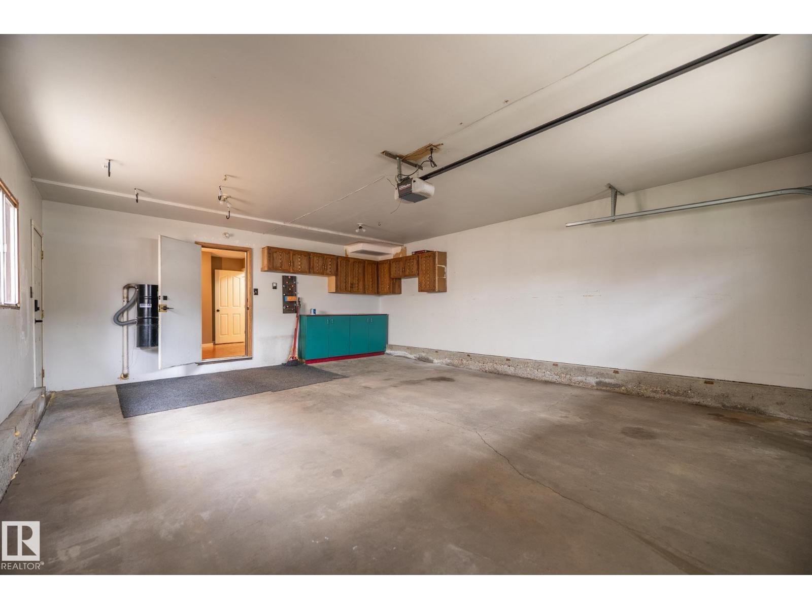 8111 187 ST NW, Edmonton