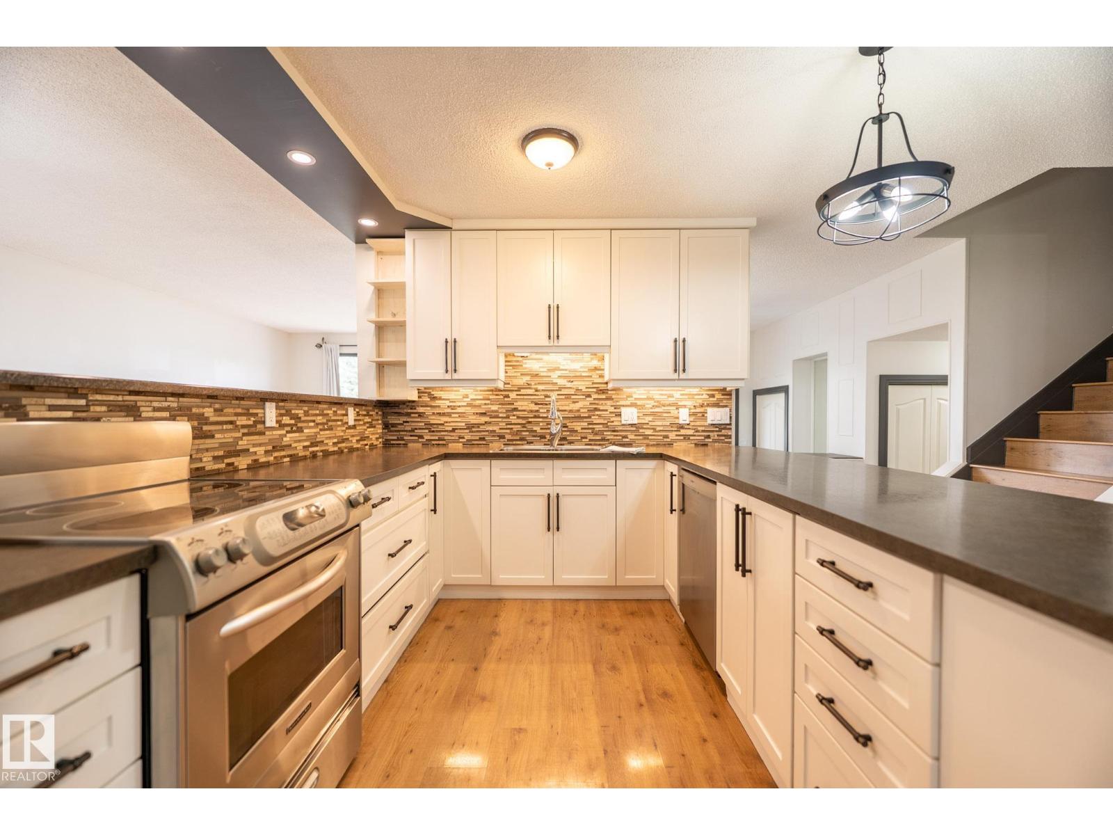 8111 187 ST NW, Edmonton
