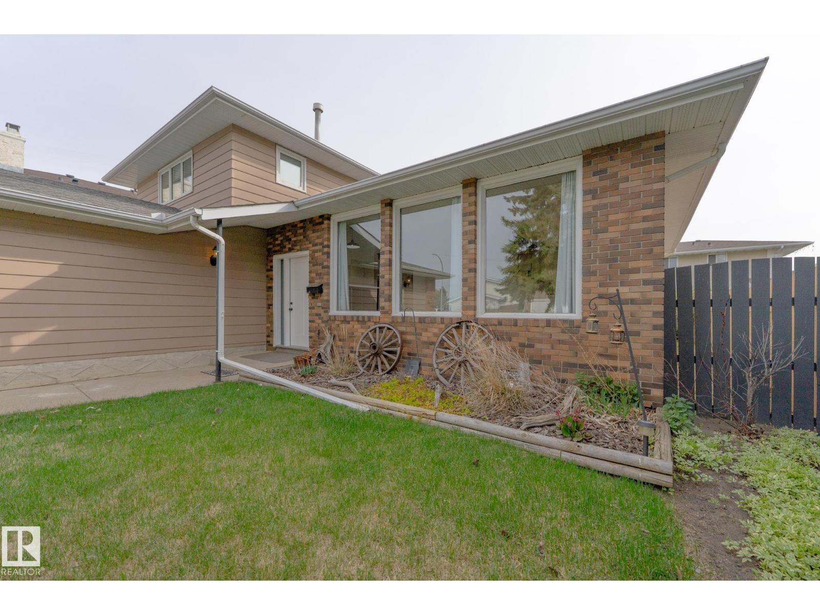 8111 187 ST NW - 60