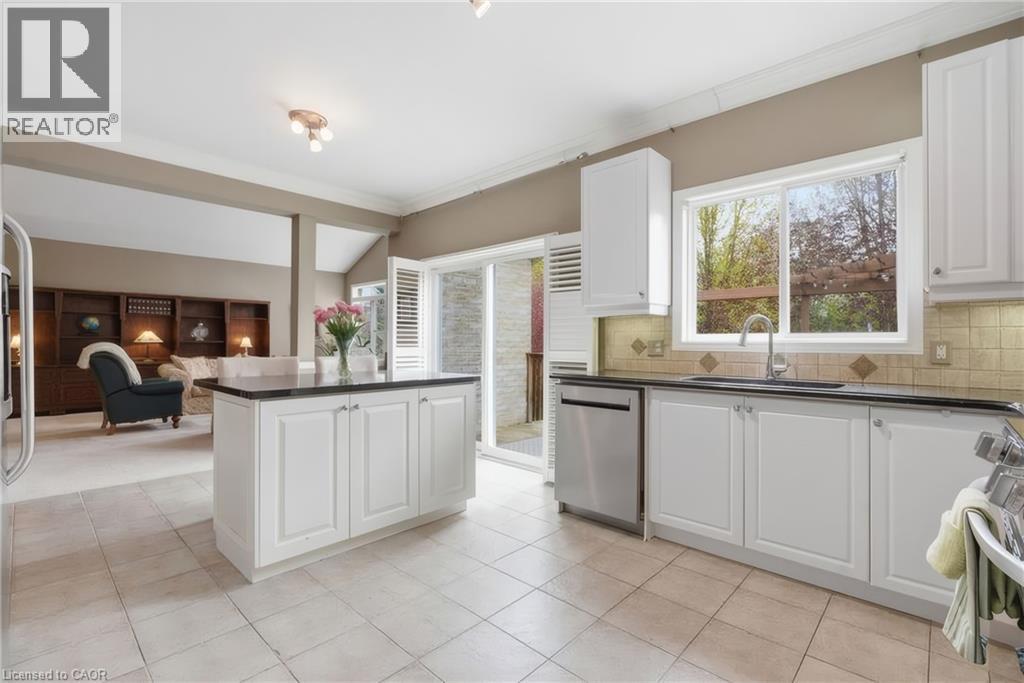 26 KNOX Court, Kitchener, Ontario, N2P2V6 — Photo 8