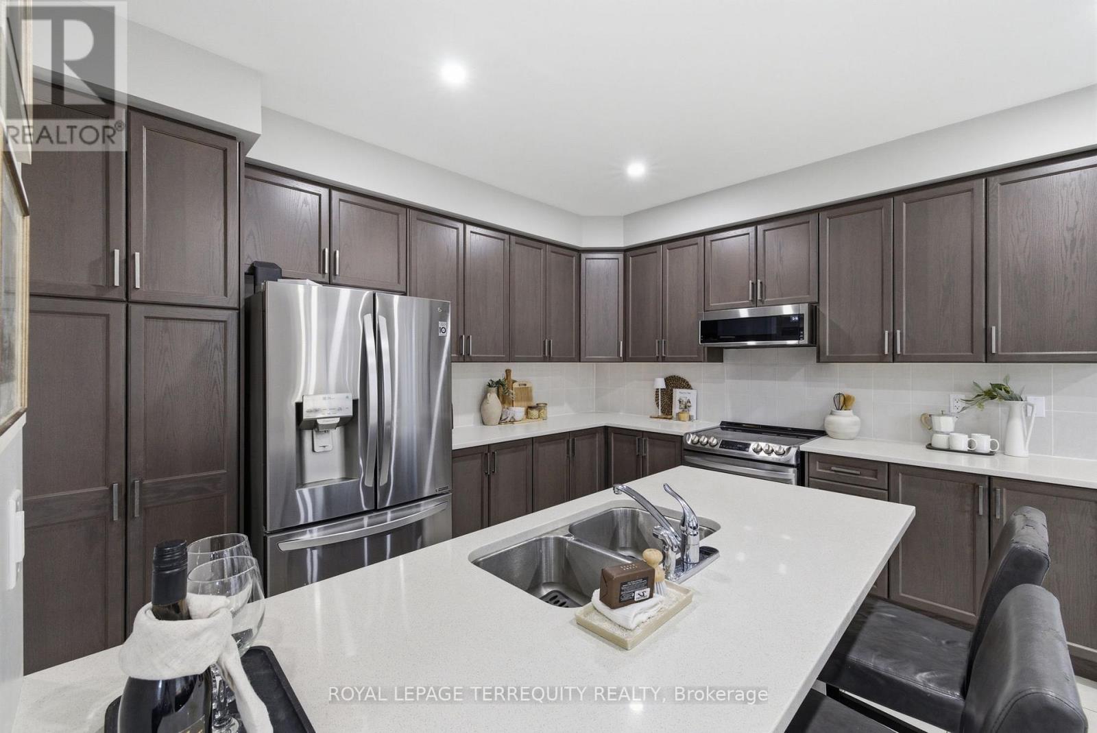 215 RONALD HOOPER AVENUE - 10