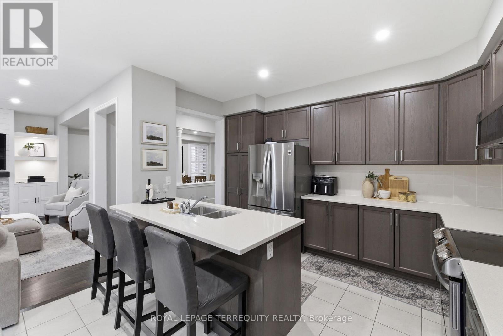 215 RONALD HOOPER AVENUE - 13