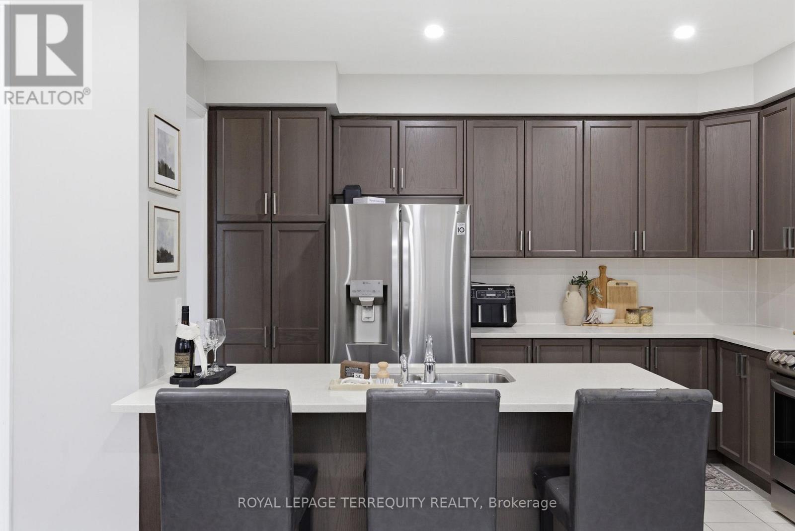 215 RONALD HOOPER AVENUE - 14