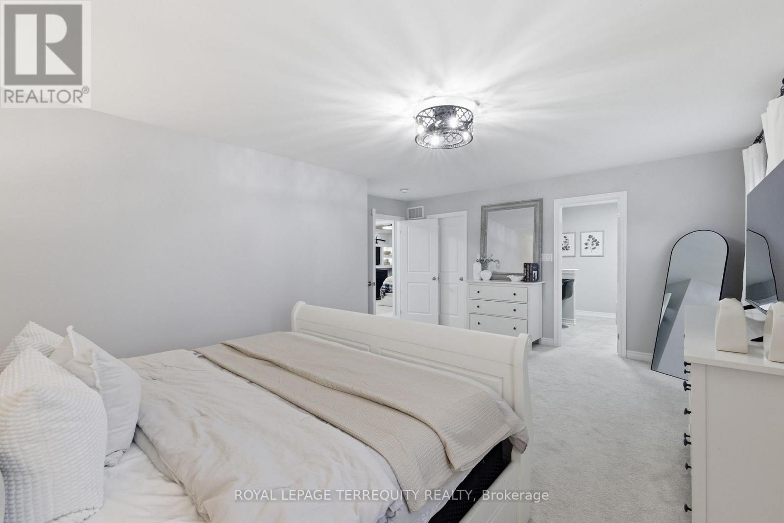 215 RONALD HOOPER AVENUE - 27