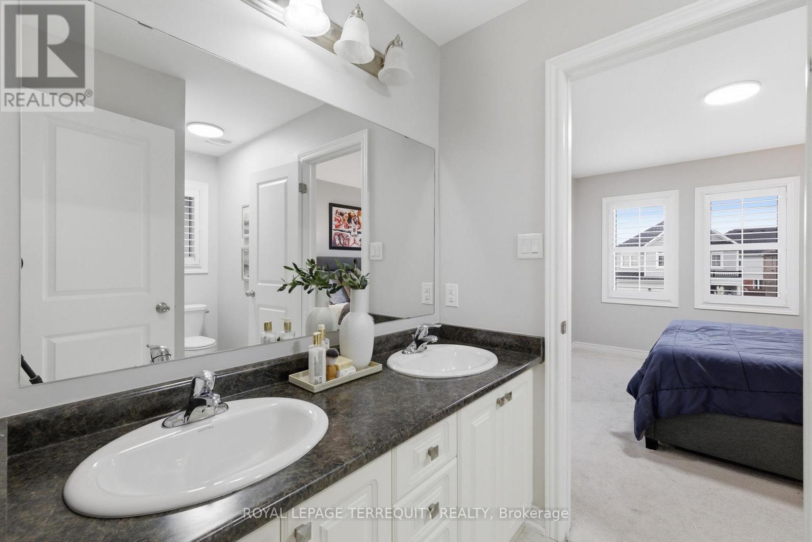215 RONALD HOOPER AVENUE - 32