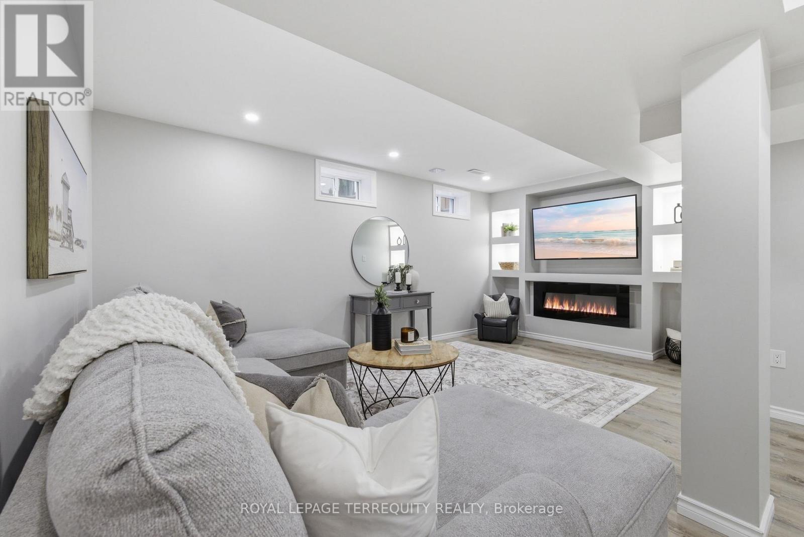 215 RONALD HOOPER AVENUE - 38