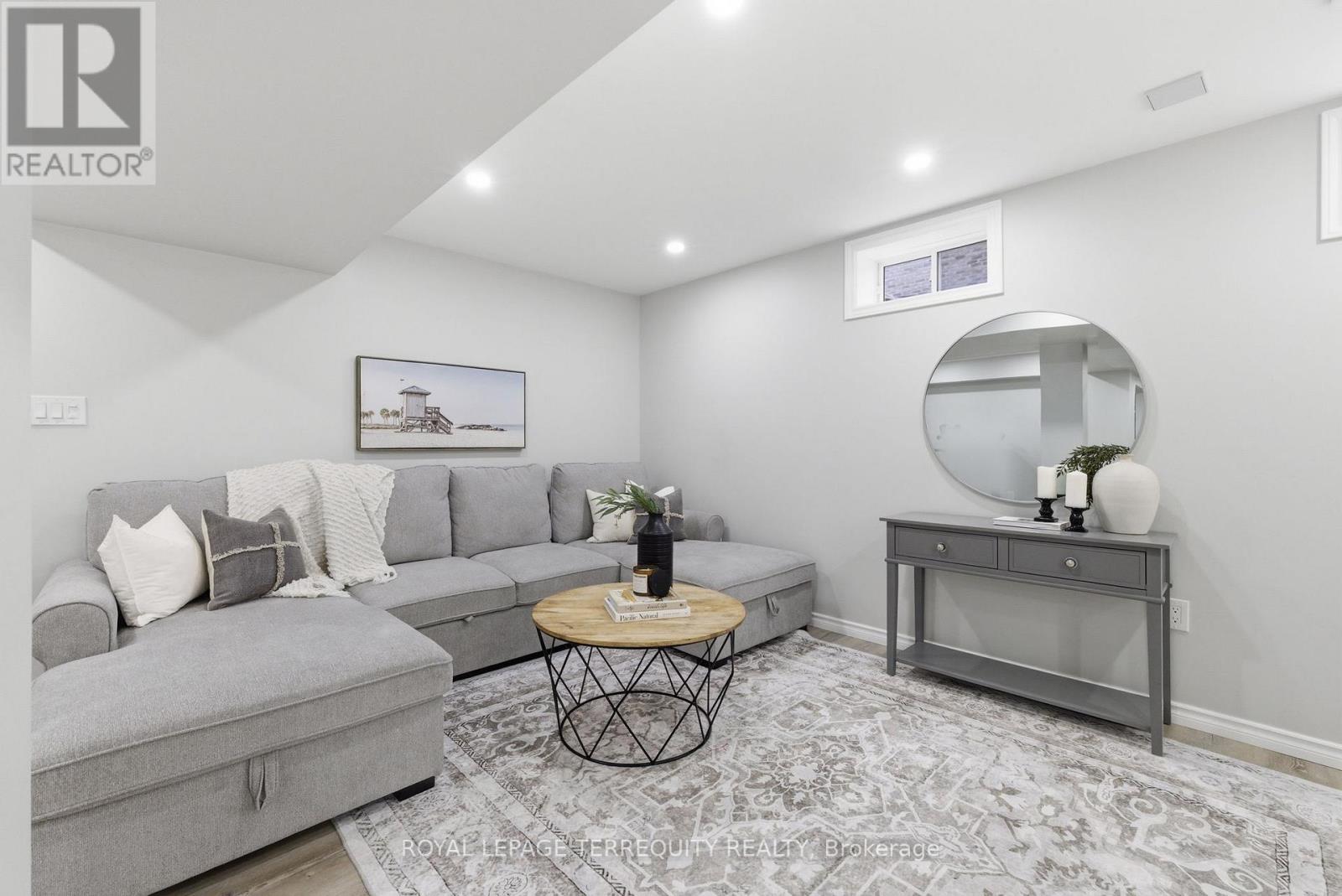 215 RONALD HOOPER AVENUE - 39