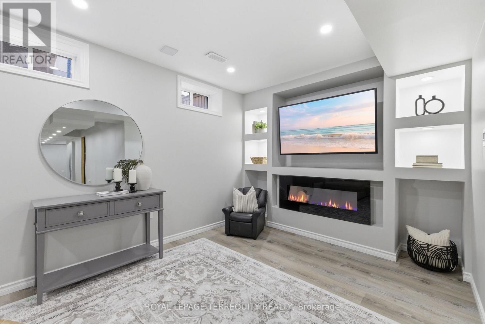 215 RONALD HOOPER AVENUE - 41