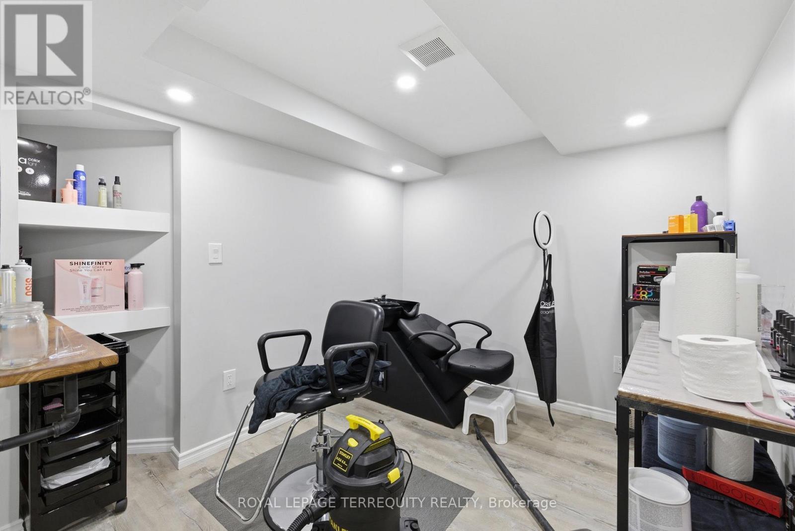215 RONALD HOOPER AVENUE - 42