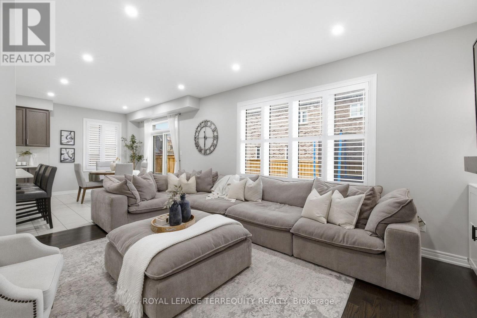 215 RONALD HOOPER AVENUE - 8