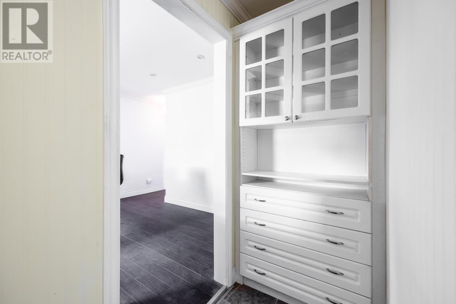 82 Cameron AVE - 18