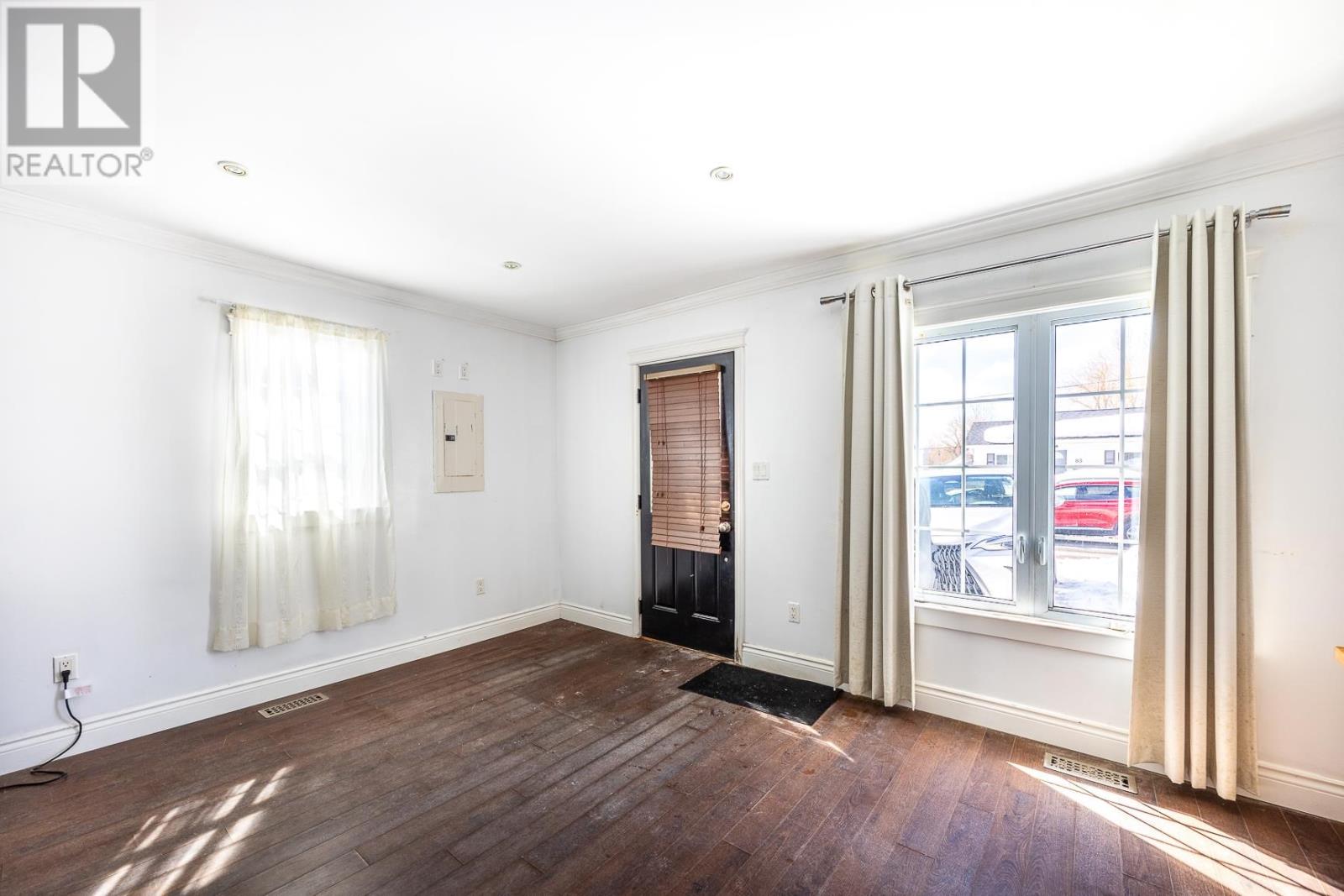 82 Cameron AVE - 9