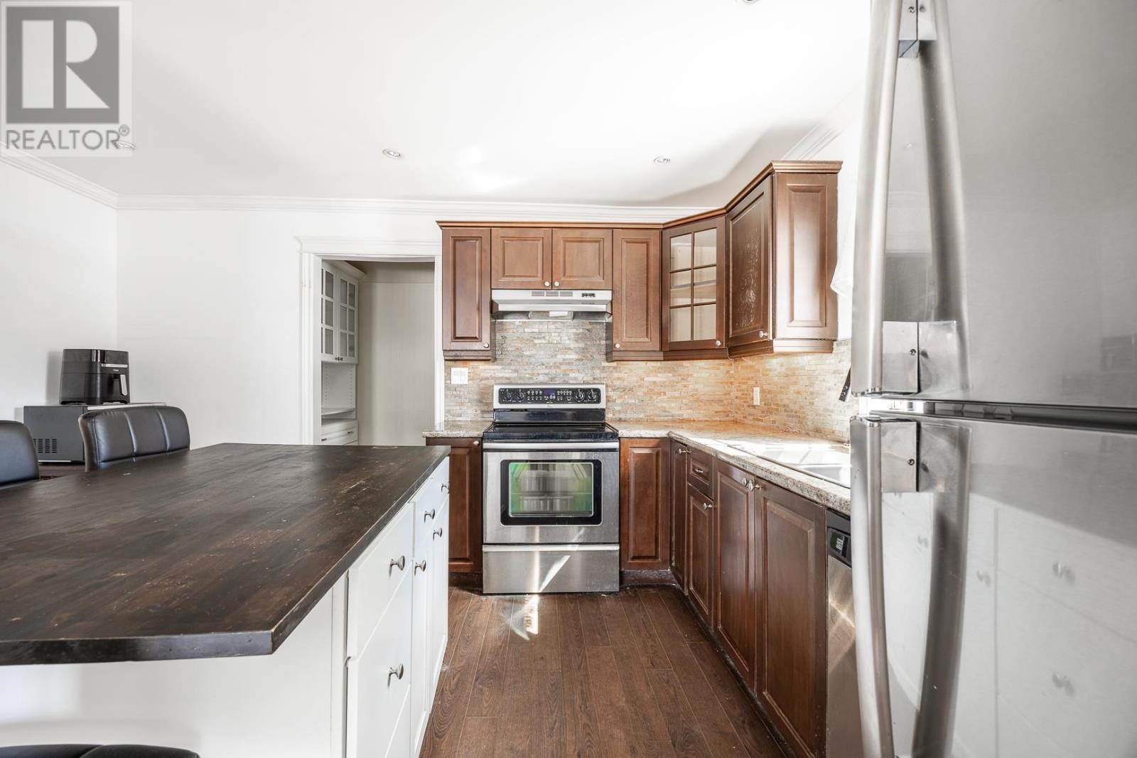 82 Cameron AVE - 5