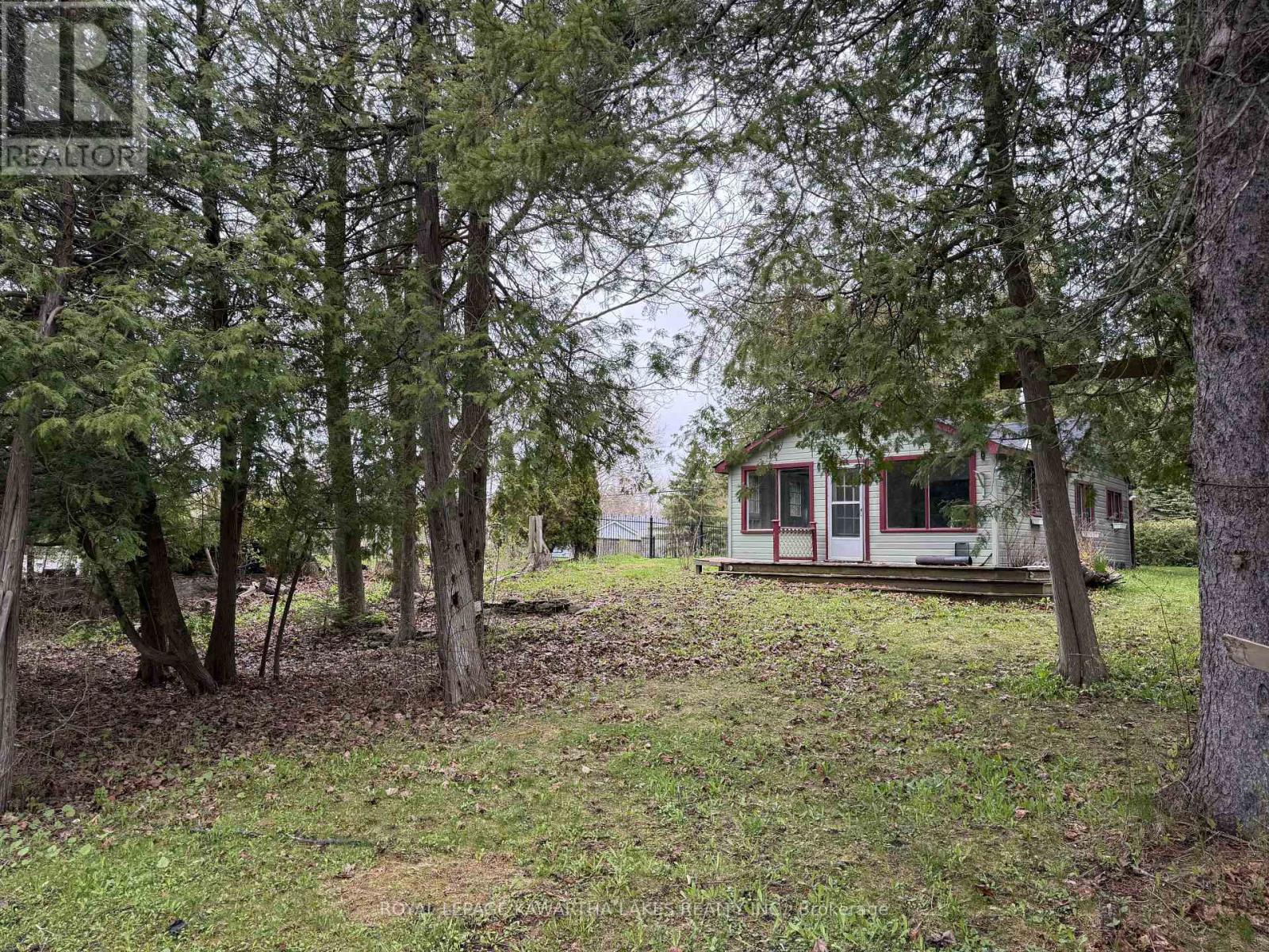 8 STURGEON GLEN ROAD - 17