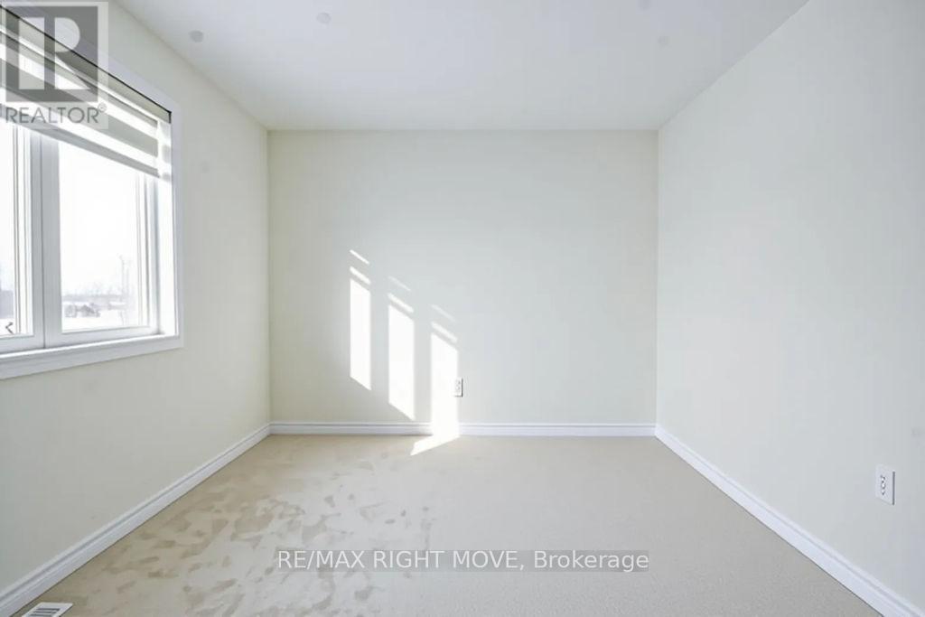 90 ATLANTIS DRIVE - 14