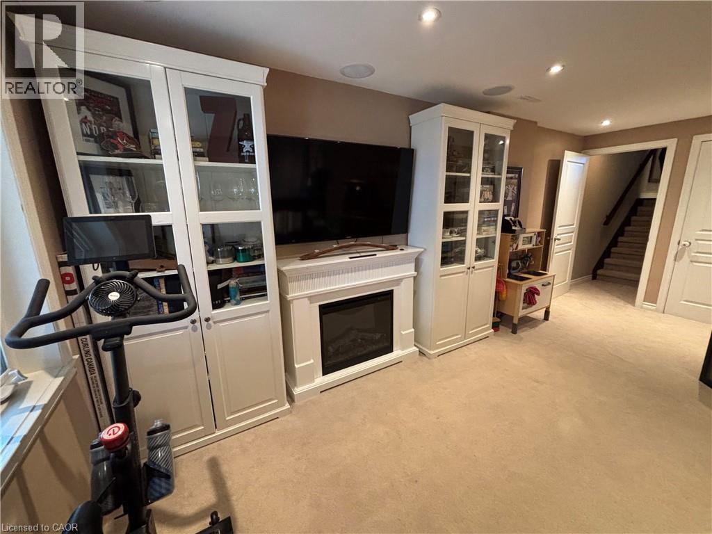 45 CANDLEWOOD Court, Stoney Creek, Ontario, L8J0C4 — Photo 9