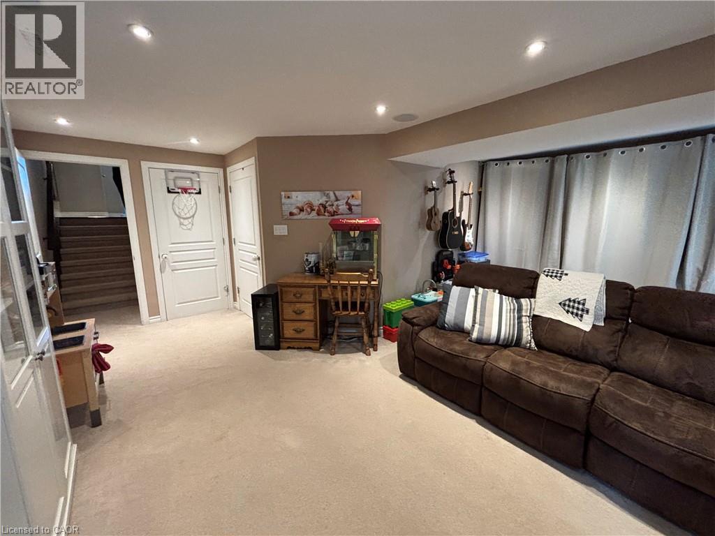 45 CANDLEWOOD Court, Stoney Creek, Ontario, L8J0C4 — Photo 35