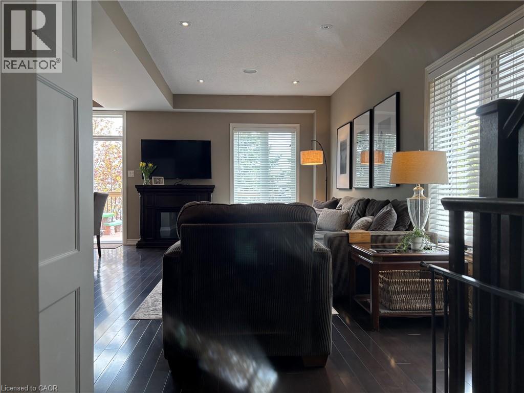 45 CANDLEWOOD Court, Stoney Creek, Ontario, L8J0C4 — Photo 13