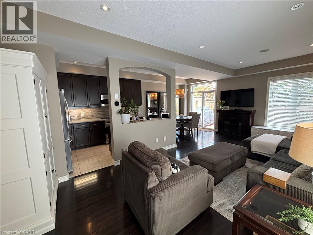 45 CANDLEWOOD Court, Stoney Creek, Ontario, L8J0C4 — Photo 7