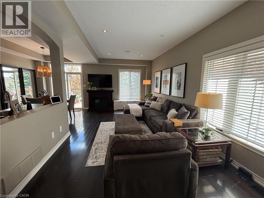 45 CANDLEWOOD Court, Stoney Creek, Ontario, L8J0C4 — Photo 33